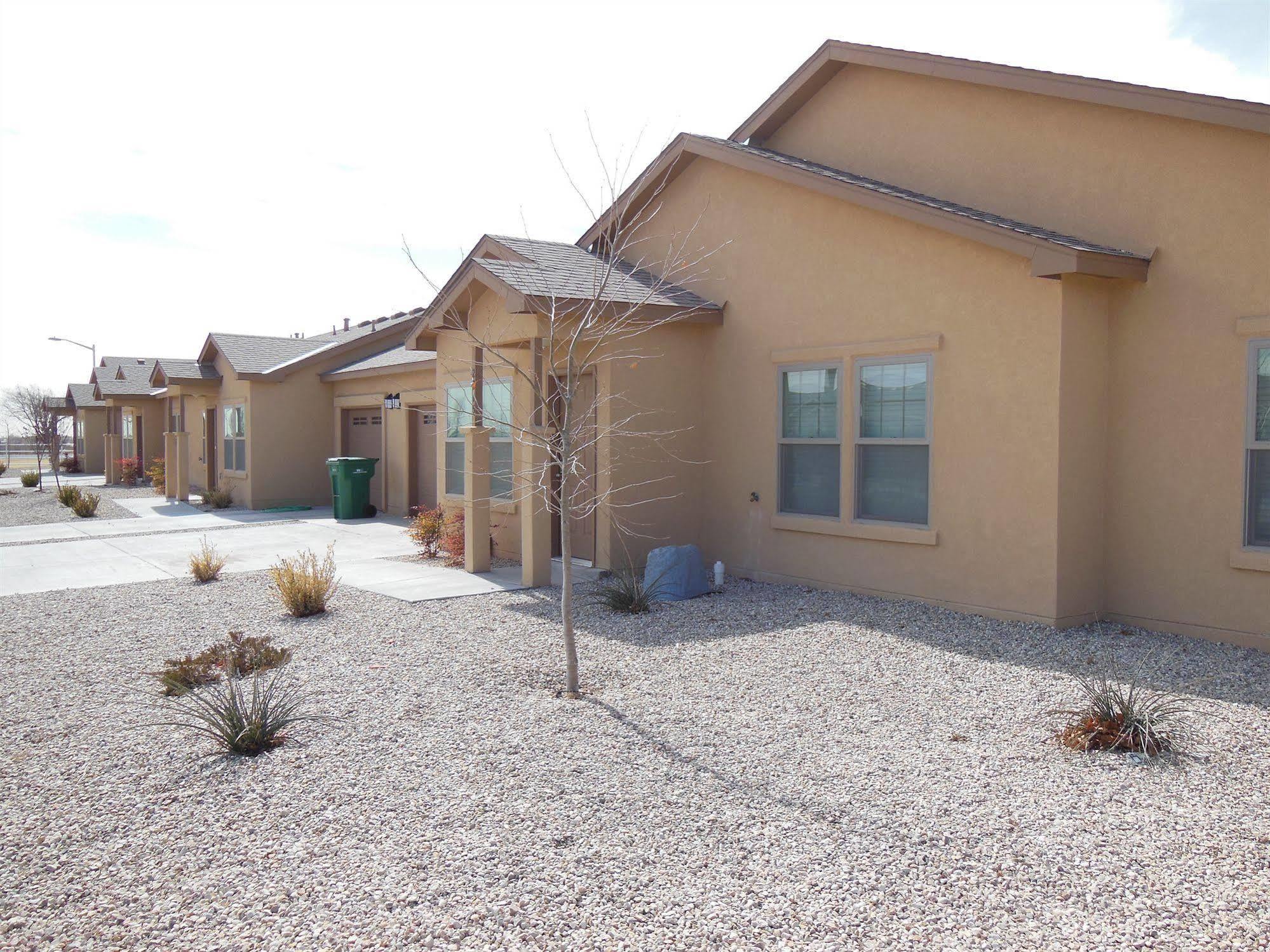 Desert Trails Luxury Suites Hobbs Exterior photo